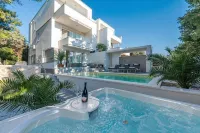 Sunset Apartment with Private Pool and Jacuzzi - Hot Tub