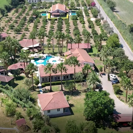 Grenadine Lodge