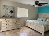 Heated pool, walk/bike to beach, kid & pet friendly - 4-Star