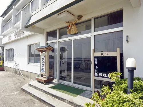 A Minshuku Guest House Proud of Its Cooking - Iheya-Sou - 2-Star