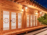 Gyeongju Nuribom Hanok Stay Отели рядом с достопримечательностью «Комплекс Сансонджан»