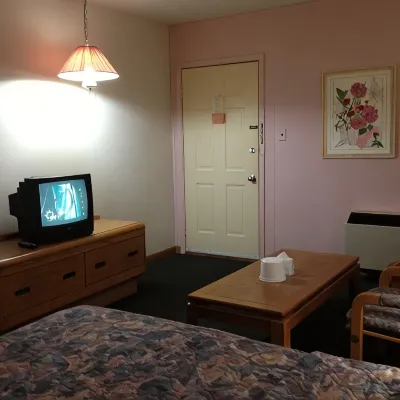 Oasis Motel by the Falls โรงแรมใกล้น้ำตกหลังเดินทาง