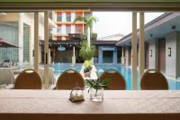 Villa Caceres Hotel - Pools