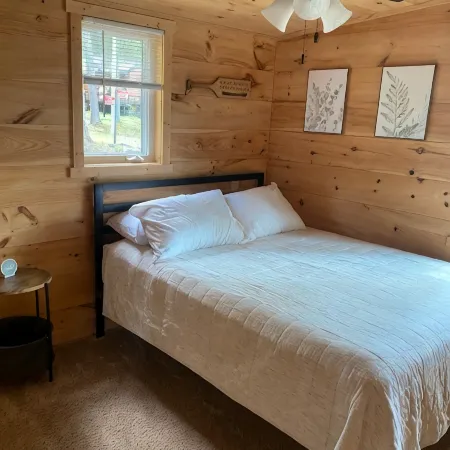 Quaint lakefront cabin