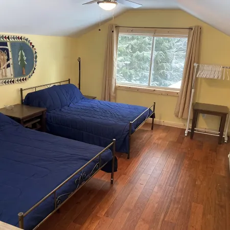 Wapiti Cabin - a Wolf Crossing Cabin Next to Yellowstone