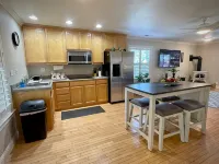 Ferrari House 1BD Hideaway Apartment Hotels in Jackson
