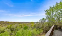 The Beaver Lake Escape - 5 mins to DT Rogers King Beds - Fireplace - Lake Views - 4-Star