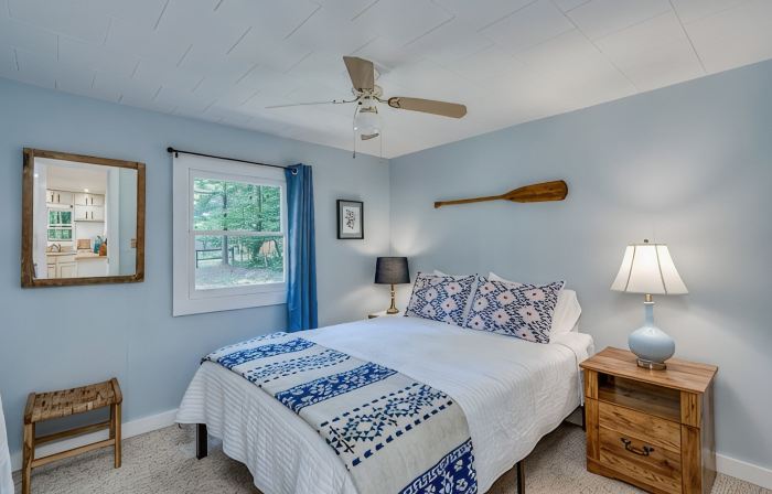 Creekside vintage retreat with HOT TUB!