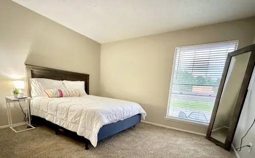 Worker friendly, cozy, great location, quiet, full kitchen, WiFi, - balcony