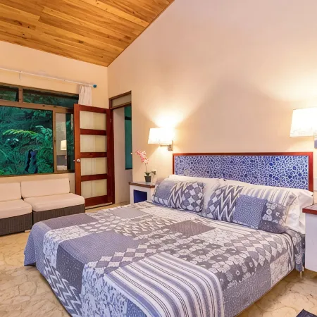 Stunning Ocean View-Rainforest Villa. Concierge, Breakfast/Housekeeping M-F.