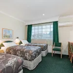 Colonial Terrace Motor Inn - Parking