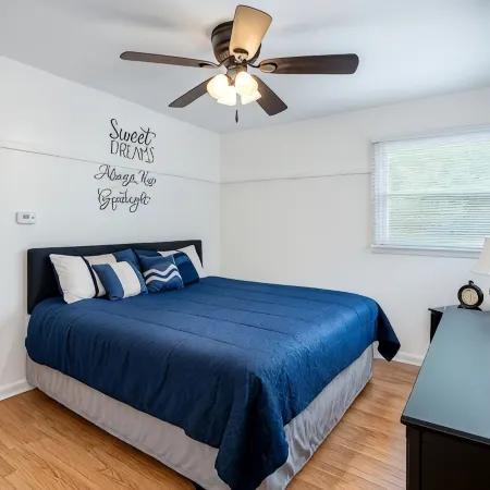 Serene Family Home: Sleeps 16!