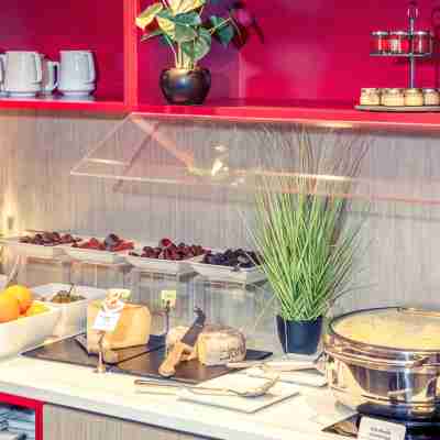 MERCURE GRENOBLE CENTRE PORTE DES ALPES Dining/Meeting Rooms