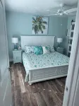 Luxury 3BR Townhouse Walk to Beach • Pet-Friendly • Boat Parking • Sleeps 10 - Boutique