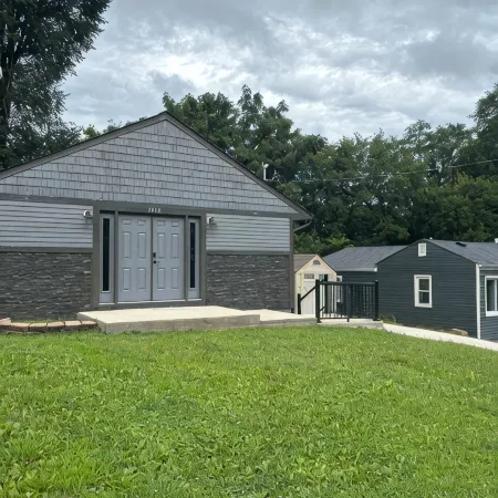 Charming 2-bedroom house on a quiet secluded street . With Wi-Fi