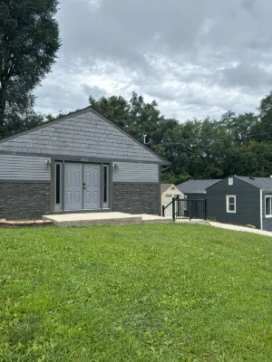 Charming 2-bedroom house on a quiet secluded street . With Wi-Fi - Bungalows