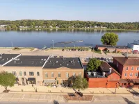 Lone Star Loft on the Mississippi River!