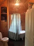 Bourbon Country Cabin<br>Loft style cabin, great location to visit KY distilleries - 3-stjärniga
