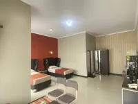 Green Patriot Resort Hotels near Rumah Makan Cibiuk