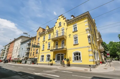 Hotel Lehenerhof - parking