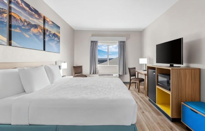 Days Inn & Suites by Wyndham Castle Rock