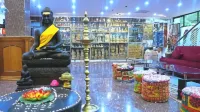 Bodhgaya Regency Hotel - parkir