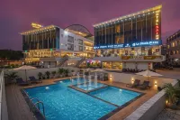 Hotel Sai Inn at Statue of Unity - Pools