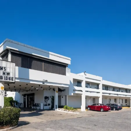 Contempra Inn