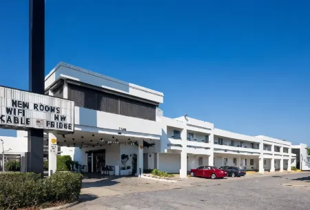Contempra Inn