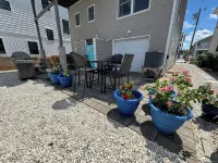 Beach Block , Barbeque, & Fully Stocked! 3 Parking Spots and Great for Families!