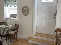 Brookside Cottage is a beautiful open concept doll house stay for two. Hotels in Berkeley Springs