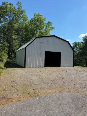 Relaxing 3/2 House Family Friendly & Pet Friendly with huge picnic pavilion - 3-Star