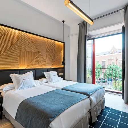 Hotel Sevilla Отели рядом с достопримечательностью «Старый город»