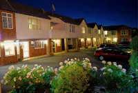 Rosewood Court Motel - Motels