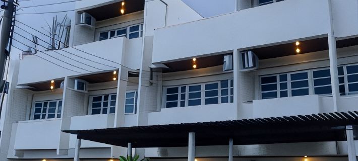 Albatross Guesthouse @ Thungwualaen Beach Hotels in Pathio
