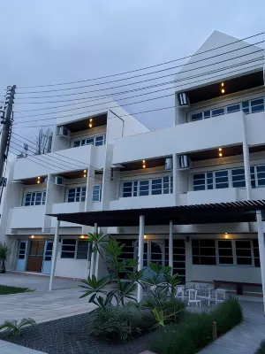 Albatross Guesthouse @ Thungwualaen Beach - Homestays