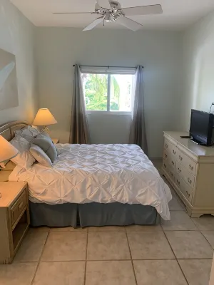 Grace Bay Prime Location 2 Bedroom Condo with Beach, Pool and Tennis access!! - 2-Star