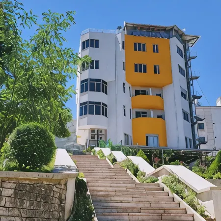 Alvero Hotel