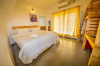 The Waves by the Beach Inn