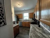 Capital City- 6 Miles from Madison with Fireplace - 무료 와이파이