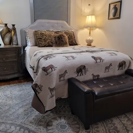 DOWNTOWN COZY GETAWAY