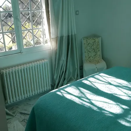 Apartment lux 1 bedroom, independent in villa, swimming pool, view Grasse and sea