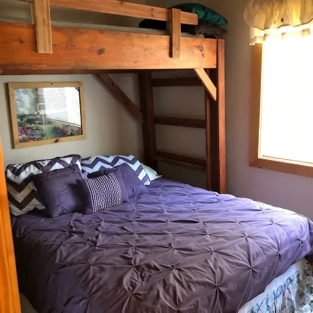 Waterfront Cabin on Pristine Shell Lake Отели в г. Шелл Лейк