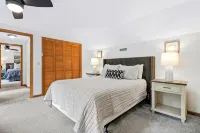 Group Estate with Pool & Hot Tub - Wi-Fi