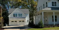 Brand new detached apartment over Garage in Davidson 3 blocks from Main Street -  Privatzimmer