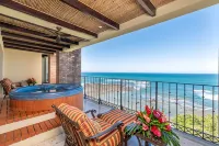 Oceanfront Penthouse,Stunning Exquisitely Maintained,Amazing Sunsets, Hot Tub - 4-Star