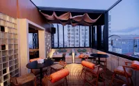 Zoom Hotel Mulawarman - bar