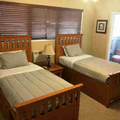 Bay Front - 'Villa La - Vue', Incredible Bay & Golf Course Views!  Sleeps 15. Rooms