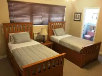 Bay Front - 'Villa La - Vue', Incredible Bay & Golf Course Views!  Sleeps 15. Hotels in Surfside