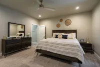 Zions Village, 7BDR 6BTH, Spacious Home, Beautiful Pool, near Zions Nat Park. - Balcony